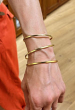 Load image into Gallery viewer, Basic Curve Bracelet - Aquadan.co